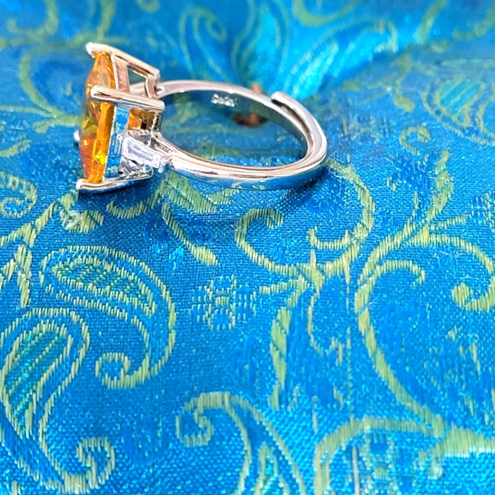 925 sterling silver yellow  Zircon Ring - Picture 4 of 4